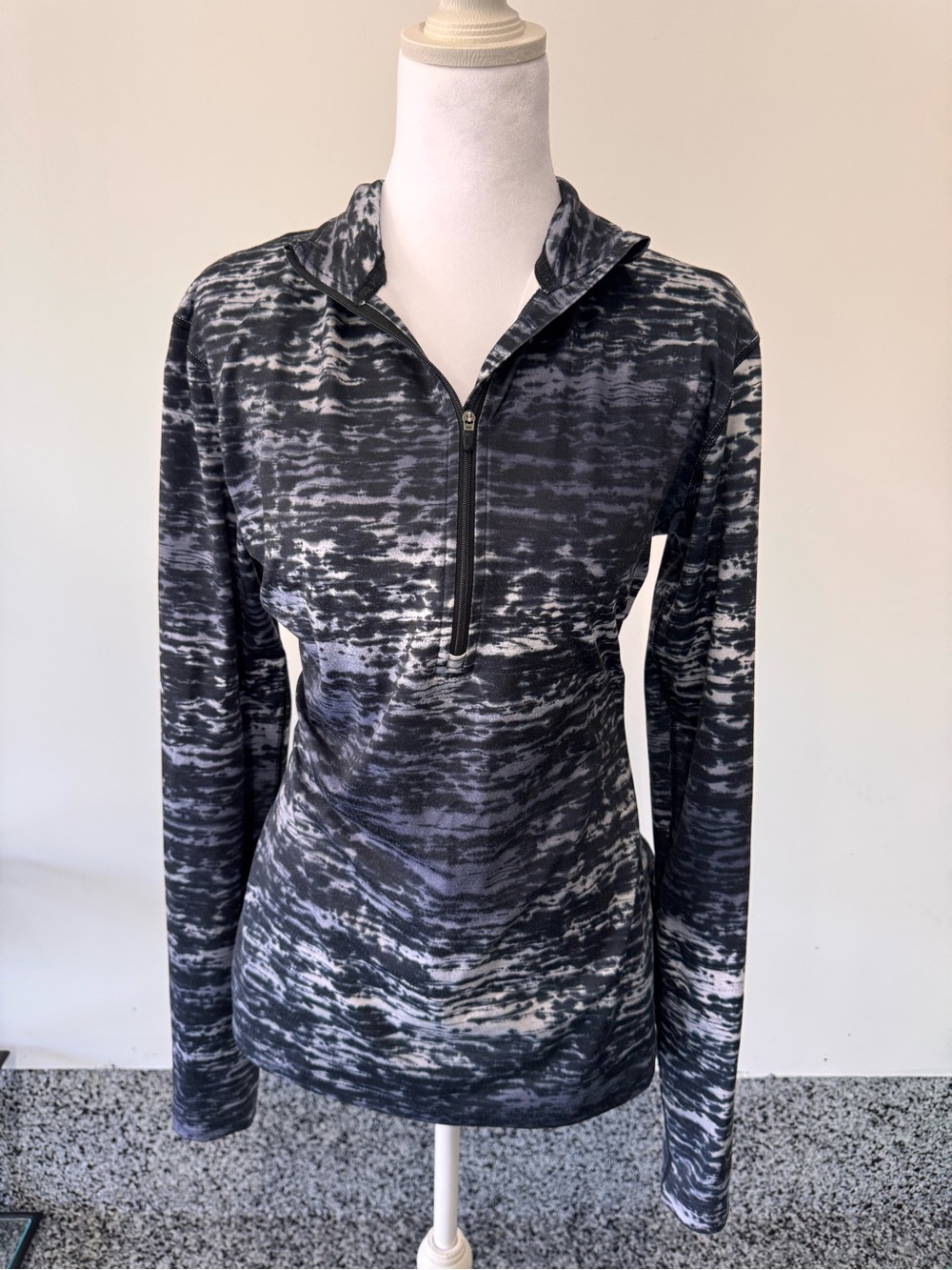 Nike Pro Warm Womens L Dri-FIT Half Zip Black White Abstract Pullover 856409-010